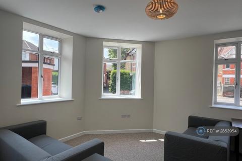 2 bedroom flat to rent, Richmond Court, Bournemouth, BH8