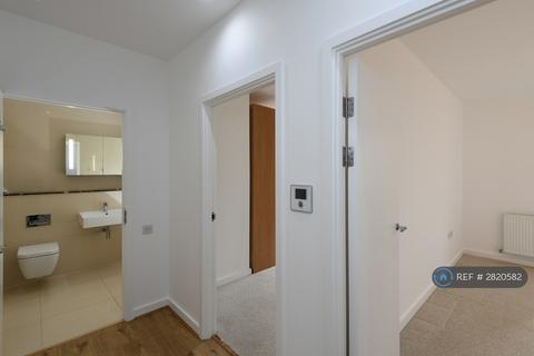 2 bedroom flat to rent, Cabanel Place, Kennington, SE11