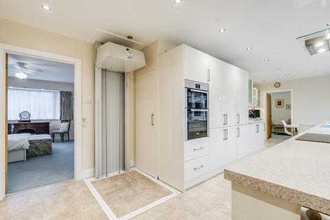 4 bedroom detached house for sale, Cranborne Avenue