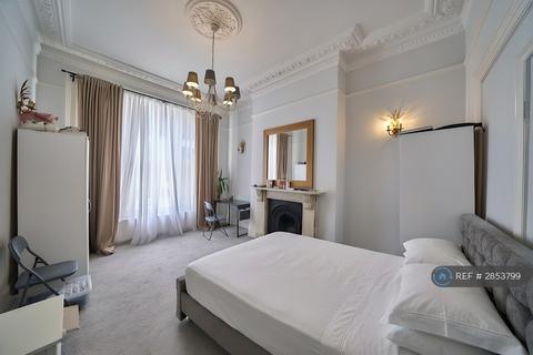 3 bedroom flat to rent, Lillie Road, London, SW6