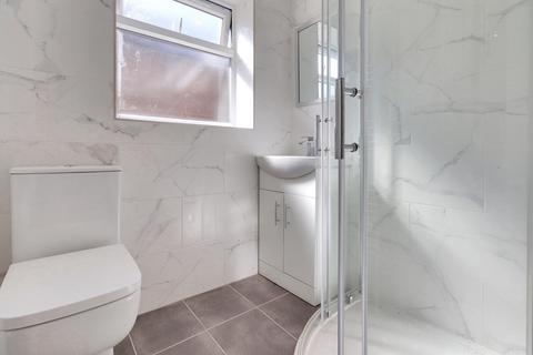 Studio to rent, Colin Park Road, Colindale, London, NW9 - COUNCIL TAX & WATER INC!!