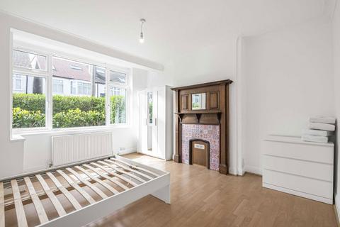 4 bedroom house to rent, Queensville Road, London SW12