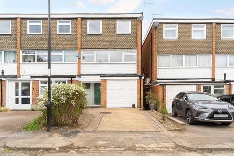 Knighton Close, South Croydon