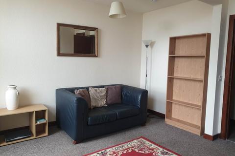 4 bedroom flat to rent, 119 1/2 Nethergate, Dundee,