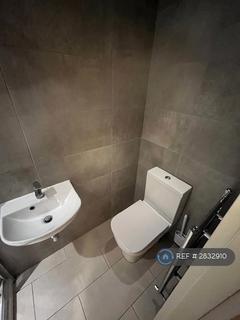 1 bedroom in a flat share to rent, Manchester, Manchester, M20