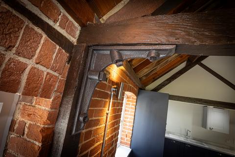 2 bedroom flat for sale, The Old Hop, Hadleigh, Ipswich