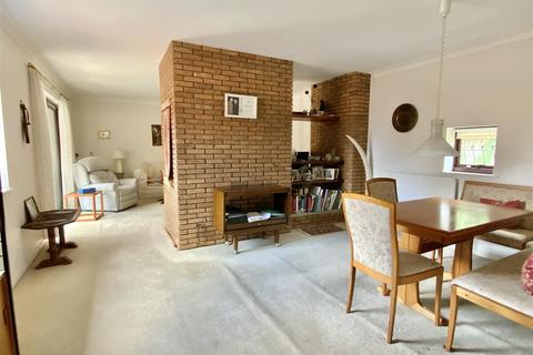 3 bedroom detached bungalow for sale, Daylesford Court, Downhead Park, Milton Keynes