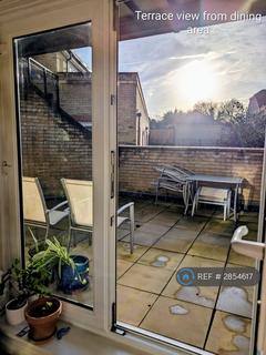 2 bedroom flat to rent, Wellsfield, Bushey, WD23