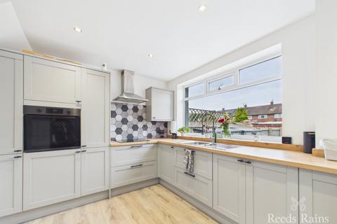 3 bedroom terraced house for sale, Glaisdale Grove, East Riding of Yorkshire HU9