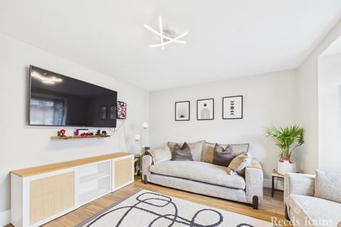 3 bedroom terraced house for sale, Glaisdale Grove, East Riding of Yorkshire HU9
