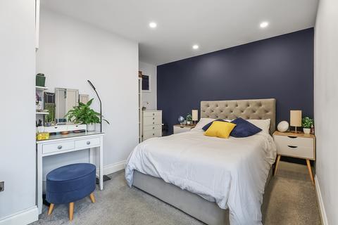 1 bedroom flat for sale, Massetts Road, Horley, Surrey, RH6