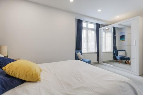 1 bedroom flat for sale, Massetts Road, Horley, Surrey, RH6