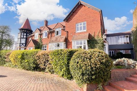 2 bedroom ground floor flat for sale, Langhurst Wood Road, Horsham, West Sussex