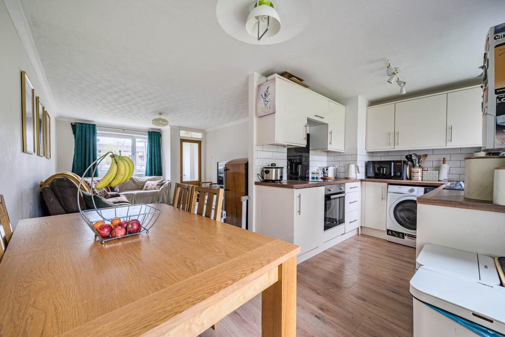Inglewood Court, Reading RG30