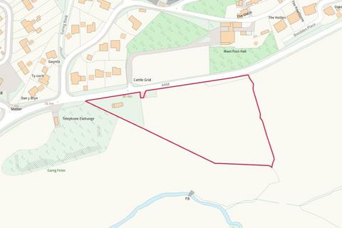 Land to rent, Stables with 3.14 Acres of Land at Trewern, Welshpool