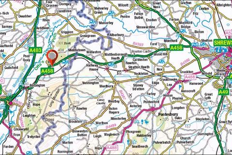 Land to rent, Stables with 3.14 Acres of Land at Trewern, Welshpool