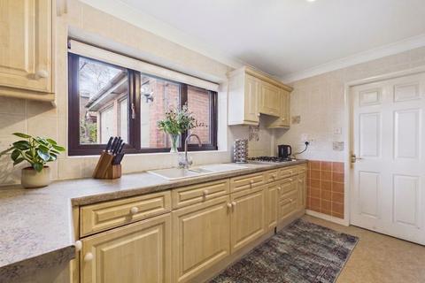 2 bedroom detached bungalow for sale, Conway Road, Carlton, Nottingham
