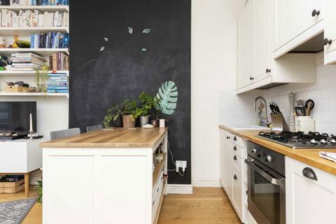 1 bedroom flat for sale, The Oval, London E2