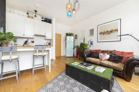 1 bedroom flat for sale, The Oval, London E2