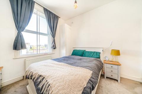1 bedroom flat for sale, The Oval, London E2