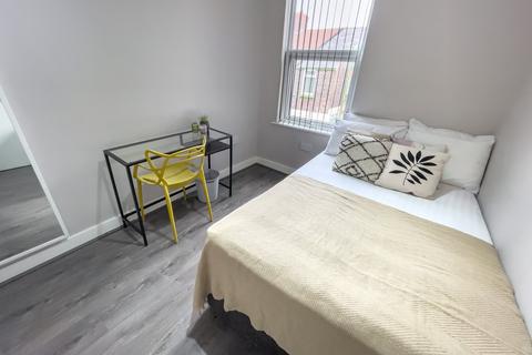 6 bedroom terraced house for sale, Gilroy Road,  L6 6BG,