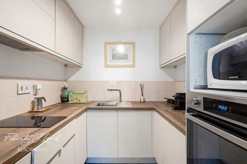 1 bedroom apartment for sale, Bramhope Lane, Charlton