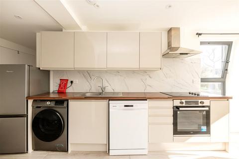 1 bedroom apartment to rent, 28-32 Desborough Street, High Wycombe HP11