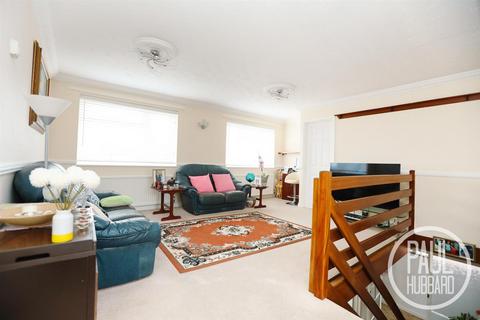4 bedroom detached house for sale, Sunningdale Avenue, Pakefield, Suffolk