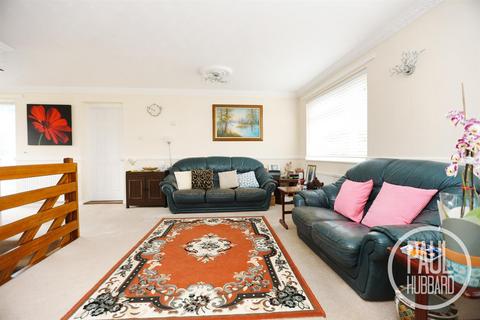 4 bedroom detached house for sale, Sunningdale Avenue, Pakefield, Suffolk