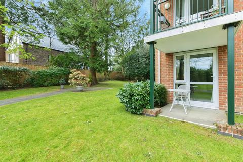 1 bedroom ground floor flat for sale, Ringwood Road, Ferndown