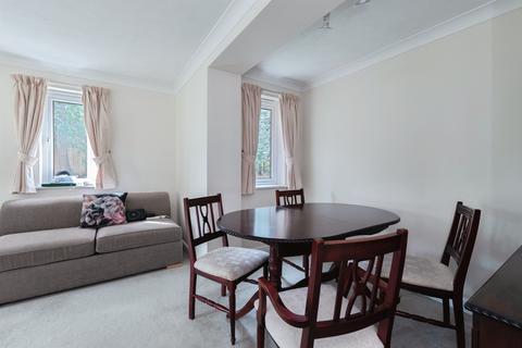 1 bedroom ground floor flat for sale, Ringwood Road, Ferndown