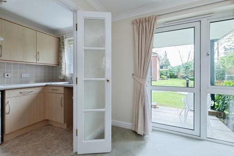 1 bedroom ground floor flat for sale, Ringwood Road, Ferndown