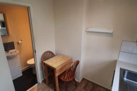 Studio to rent, Ash Grove