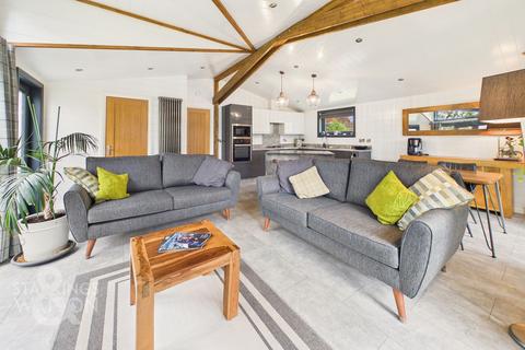2 bedroom lodge for sale, Woodland Holiday Park, Cromer Road, Norwich