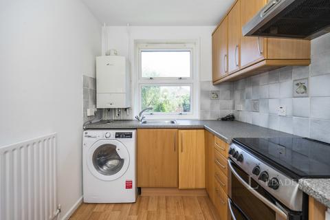 2 bedroom flat to rent, Elm Grove, Horsham, RH13