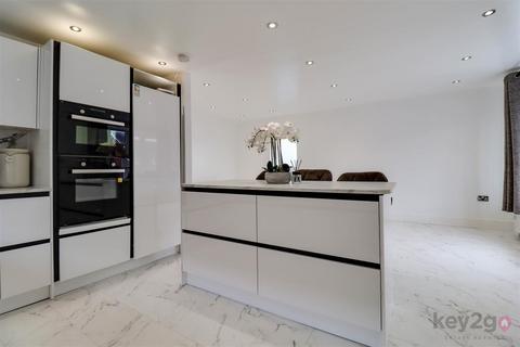 2 bedroom detached bungalow for sale, Staniforth Avenue, Eckington, Sheffield, S21