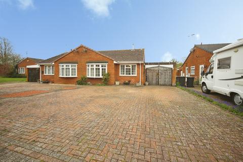 2 bedroom semi-detached bungalow for sale, Dovehouse Drive, Wellesbourne, Warwick