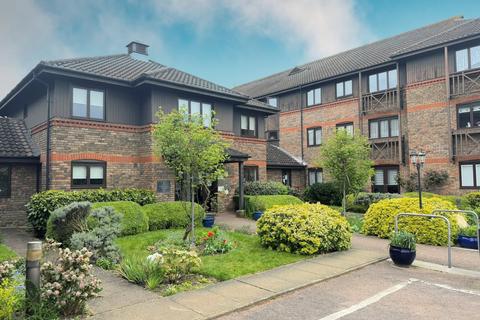 1 bedroom flat for sale, Winningales Court, Vienna Close, Clayhall IG5