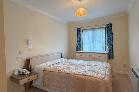 1 bedroom flat for sale, Winningales Court, Vienna Close, Clayhall IG5