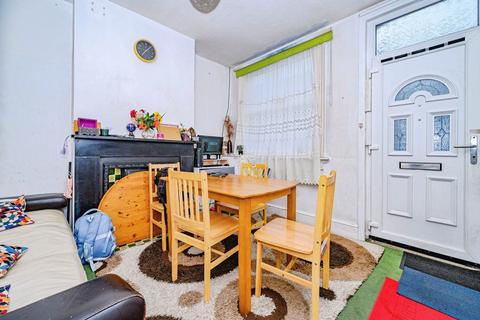2 bedroom terraced house for sale, Ridgway Road, Luton, Bedfordshire, LU2
