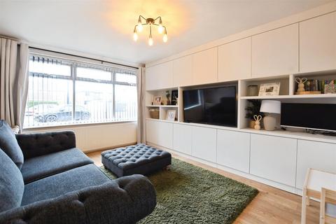 3 bedroom semi-detached house for sale, Roslyn Crescent, Hull HU12