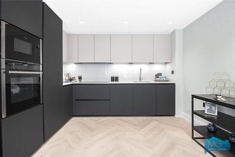3 bedroom house to rent, Aylmer Parade, London, N2
