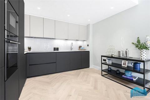 3 bedroom house to rent, Aylmer Parade, London, N2