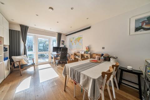 2 bedroom terraced house for sale, Ravenscourt Gardens, London