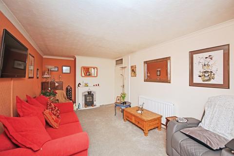 2 bedroom semi-detached bungalow for sale, Dovehouse Drive, Wellesbourne, Warwick