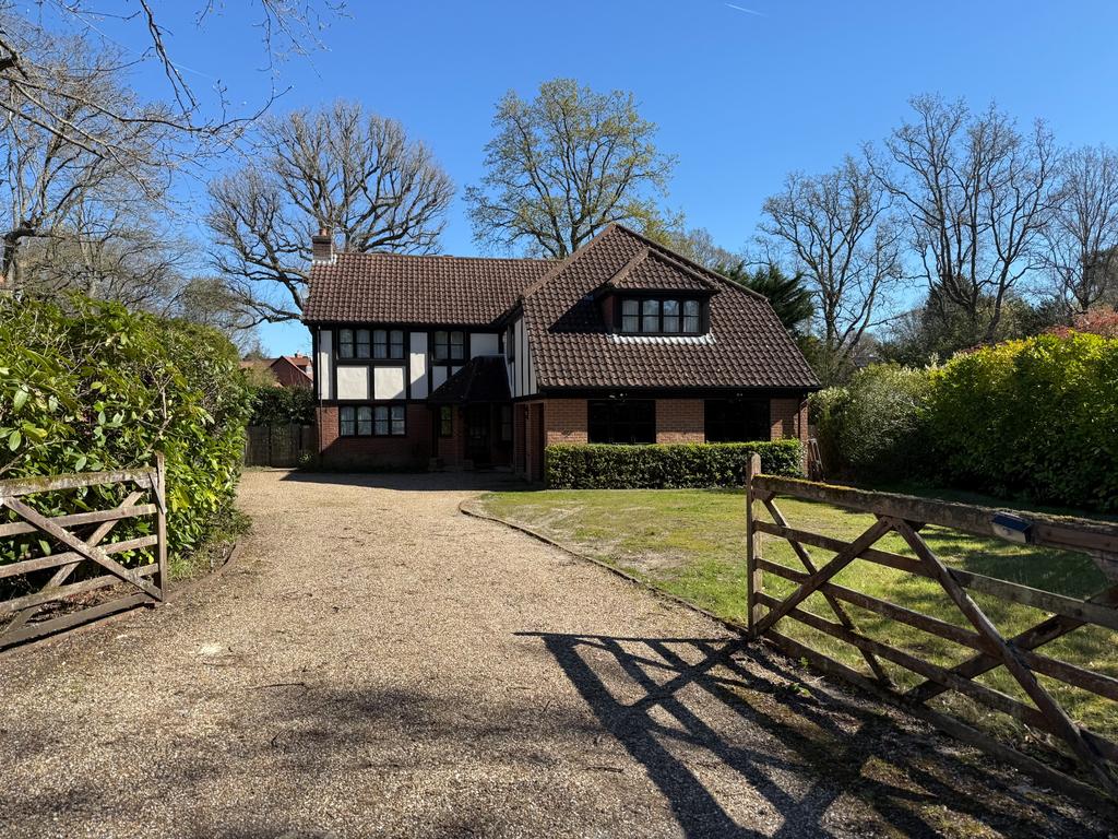 HOOK HEATH 5 bed detached house for sale - £1,350,000