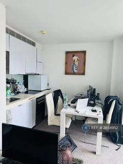 Studio to rent, Ontario Tower, London, E14