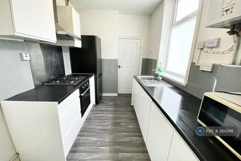 3 bedroom terraced house to rent, Campbell Road, Stoke-On-Trent, ST4