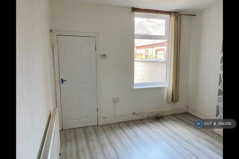 3 bedroom terraced house to rent, Campbell Road, Stoke-On-Trent, ST4