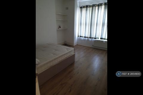 2 bedroom flat to rent, Chandos Road, London, NW2